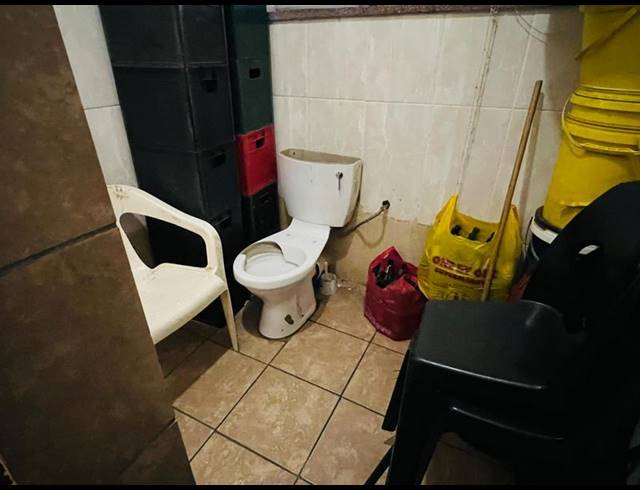 18 BEDROOM HOUSE FOR SALE IN KEMPTON PARK EXT 02